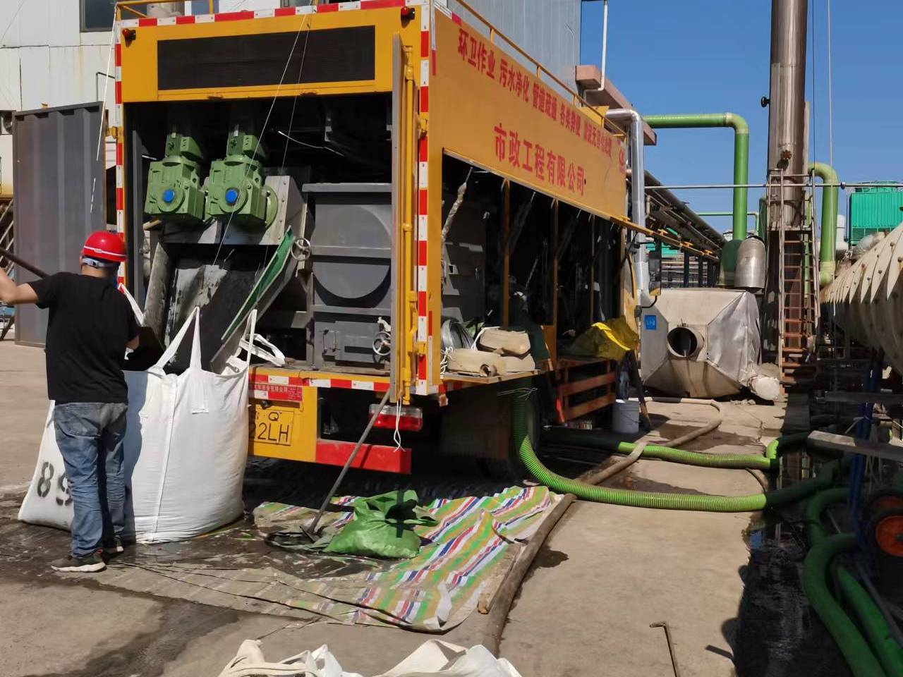 大方淤泥压干处理